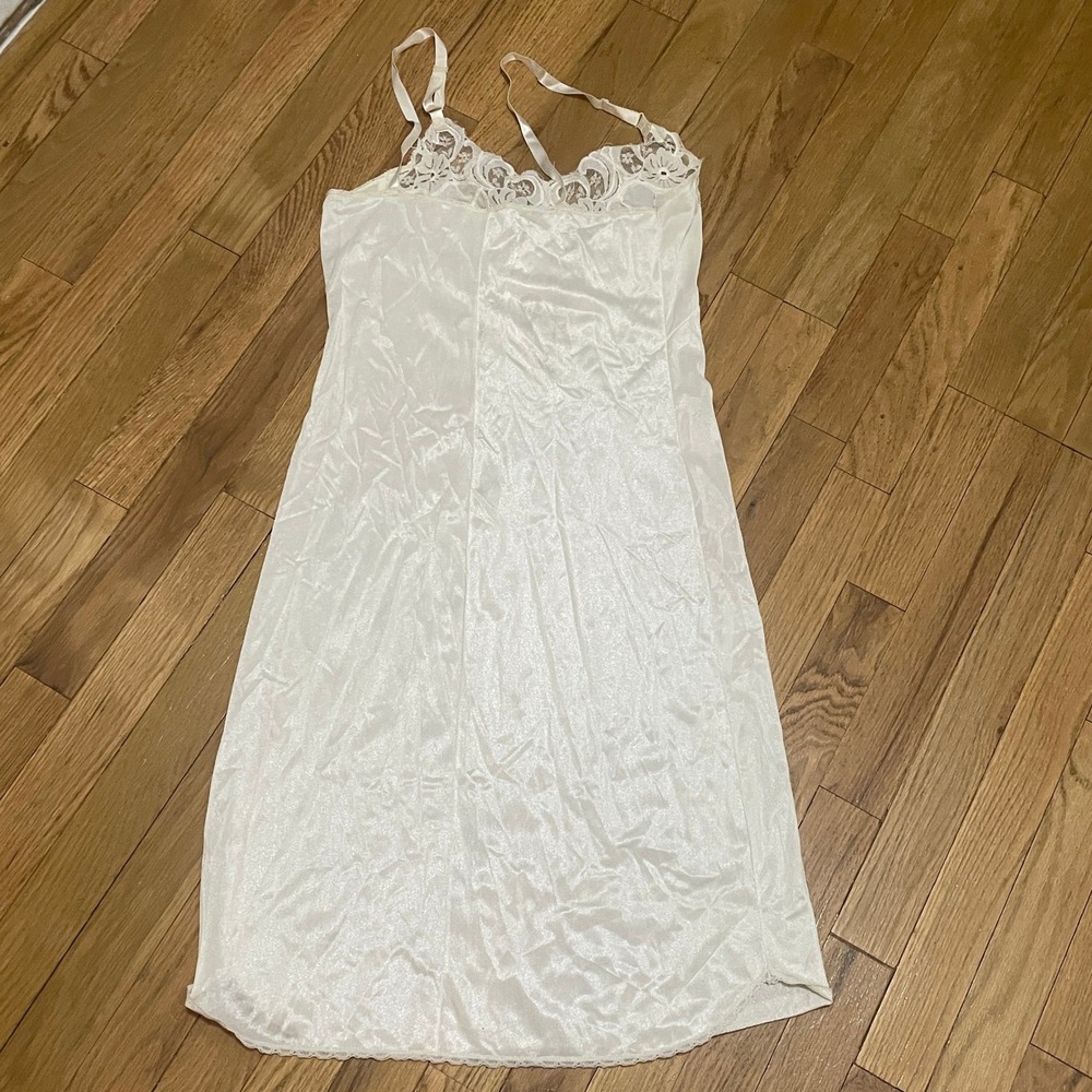 Vtg White Lace Full Slip Nightgown Dress Size 34 Adjustable Straps Made in USA - Picture 7 of 7
